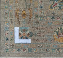 Corner detail of New Farahan rug showing border pattern and Wool pile