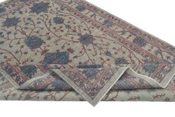 Central medallion detail of New Farahan rug from Pakistan