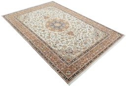 Close-up detail of 2000s Tabriz 50/60/70 Raj rug from Iran / Persia showing Cork weave