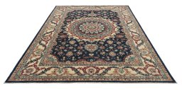 Surface texture of New Farahan rug with natural Wool and intricate pattern