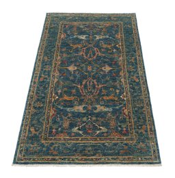 Surface texture of New Farahan rug with natural Wool and intricate pattern