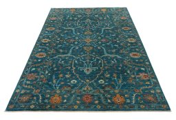 Surface texture of New Farahan rug with natural Wool and intricate pattern
