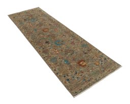Corner detail of New Farahan rug showing border pattern and Wool pile