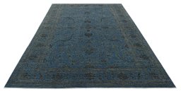 Surface texture of New Farahan rug with natural Wool and intricate pattern