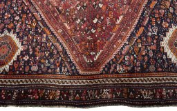 Central medallion detail of 2000s Shiraz rug from Iran / Persia
