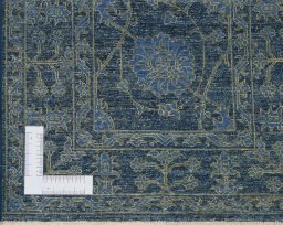 Corner detail of New Farahan rug showing border pattern and Wool pile