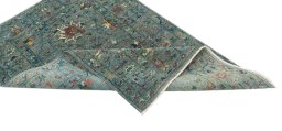 Central medallion detail of New Farahan rug from Pakistan