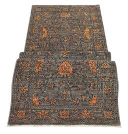 Central medallion detail of New Farahan rug from Pakistan