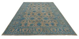 Surface texture of New Farahan rug with natural Wool and intricate pattern