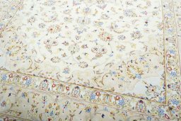 Close-up detail of New Kashan rug from Iran / Persia showing Wool weave