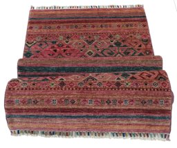 Central medallion detail of New Samarkand rug from Pakistan