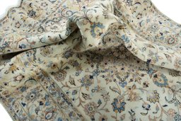 Surface texture of New Kashan rug with natural Wool and intricate pattern