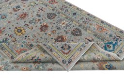 Central medallion detail of New Farahan rug from Pakistan