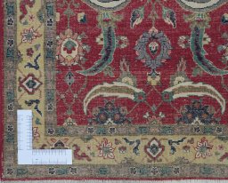 Corner detail of New Farahan rug showing border pattern and Wool pile