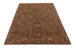 Surface texture of New Farahan rug with natural Wool and intricate pattern