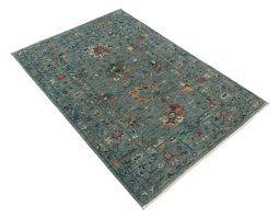 Corner detail of New Farahan rug showing border pattern and Wool pile
