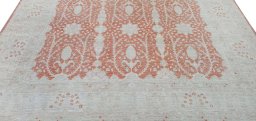 Surface texture of New Farahan rug with natural Wool and intricate pattern