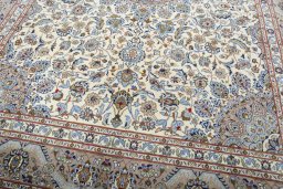 Close-up detail of New Kashmar rug from Iran / Persia showing Wool weave