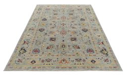 Surface texture of New Farahan rug with natural Wool and intricate pattern