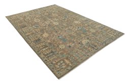 Corner detail of New Farahan rug showing border pattern and Wool pile
