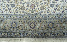 Full view of New Kashan rug from Iran / Persia, 317 × 204 cm in Beige tones