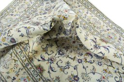 Surface texture of New Kashan rug with natural Wool and intricate pattern
