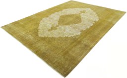Corner detail of 1970s Vintage rug showing border pattern and Wool pile