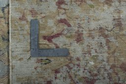 Close-up detail of 1950s Vintage rug from Pakistan showing Wool weave