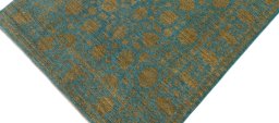 Backside of handmade New Farahan rug showing knot structure and weave density