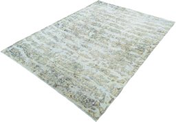 Corner detail of 1950s Vintage rug showing border pattern and Wool pile