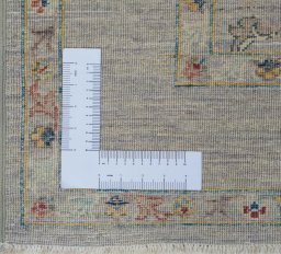 Corner detail of New Farahan rug showing border pattern and Wool pile