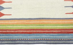 Central medallion detail of New Kilim Sofre rug from Turkey