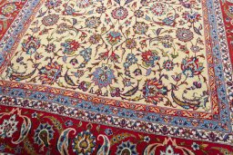 Close-up detail of 1970s Kashan rug from Iran / Persia showing Wool weave