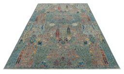 Surface texture of New Haj-jalili rug with natural Wool and intricate pattern