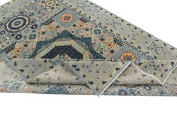Central medallion detail of New Mamluk rug from Pakistan