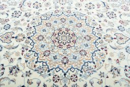 Central medallion detail of 2000s Nain rug from Iran / Persia