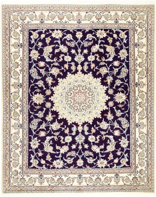Nain 9La Old With Silk